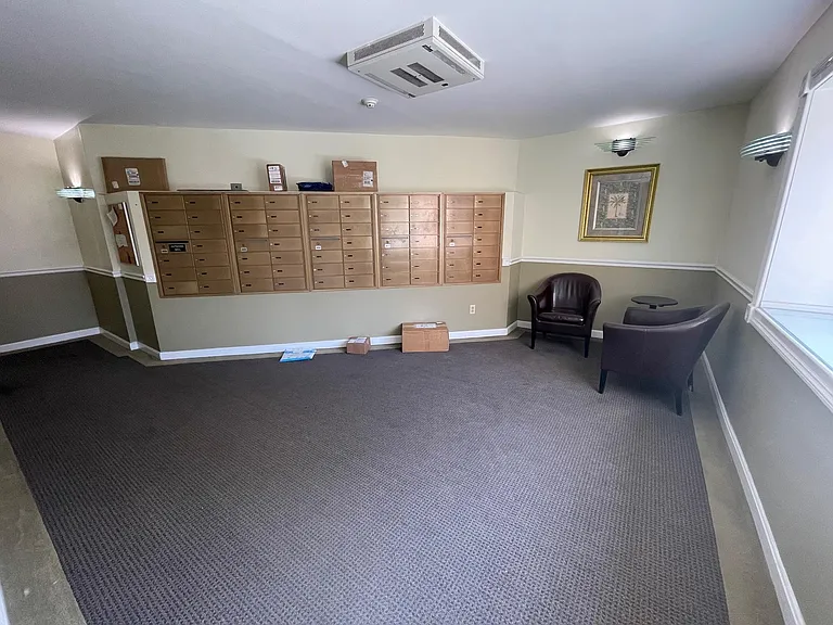 94 Beacon St #27 — Photo 9