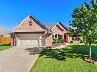 3882 Mountain View Dr, Fayetteville, AR 72704