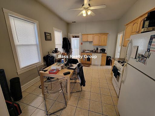 4th image of 2536 W Shakespeare Ave APT 1R