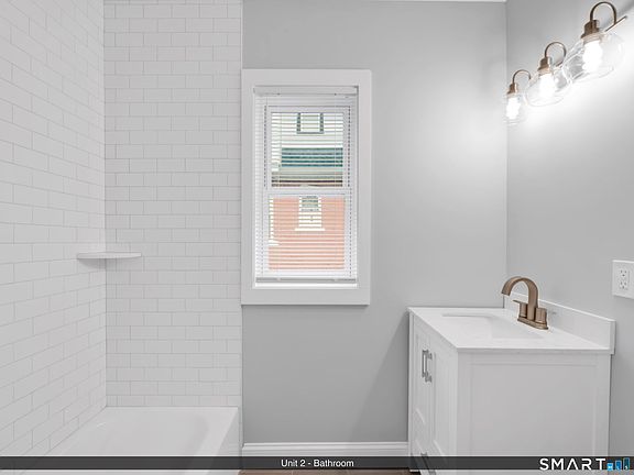 4th image of 144 Madison St Unit 3