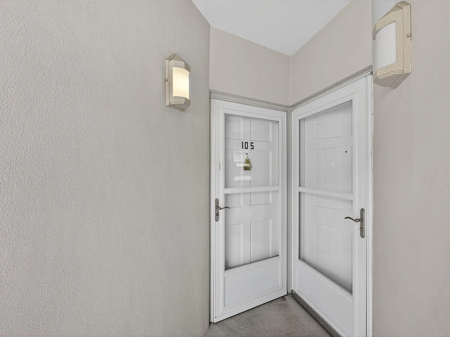 755 Saturn St — Photo 3
