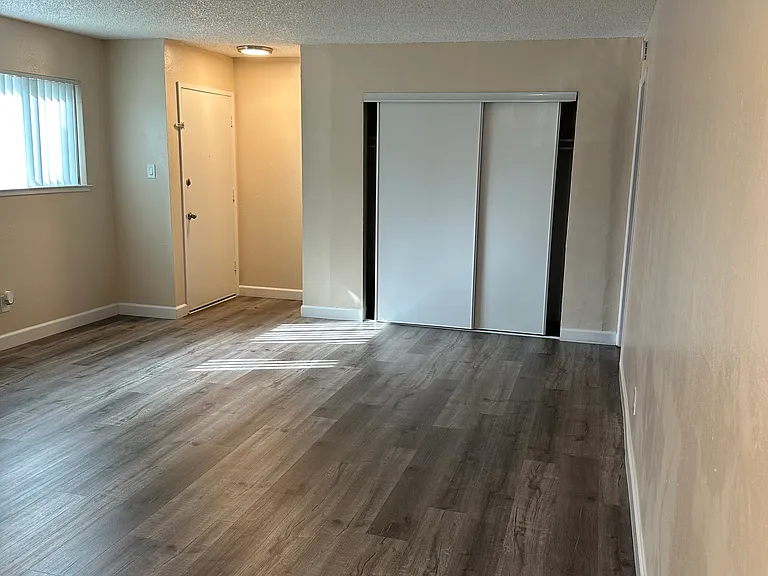 2920 Garfield Ave #H — Photo 3