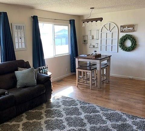 3rd image of 709 Willow St #980