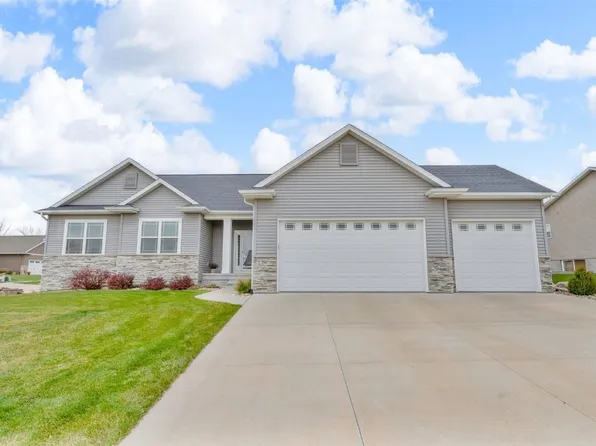 2507 Prairie Walk Dr NW, Cedar Rapids, IA 52405