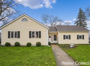 2100 Elmwood Dr SE, Grand Rapids, MI 49506