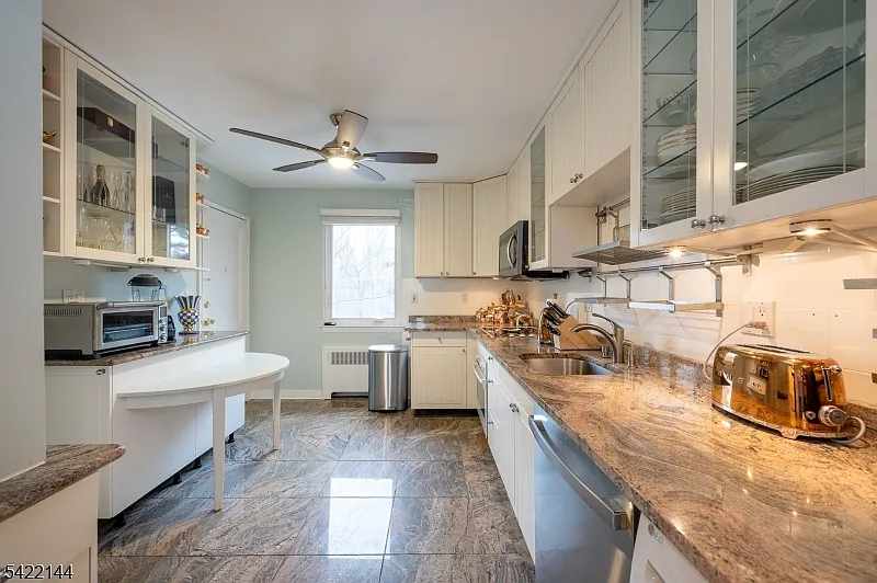 Building Photo - 92D Troy Dr #92-D