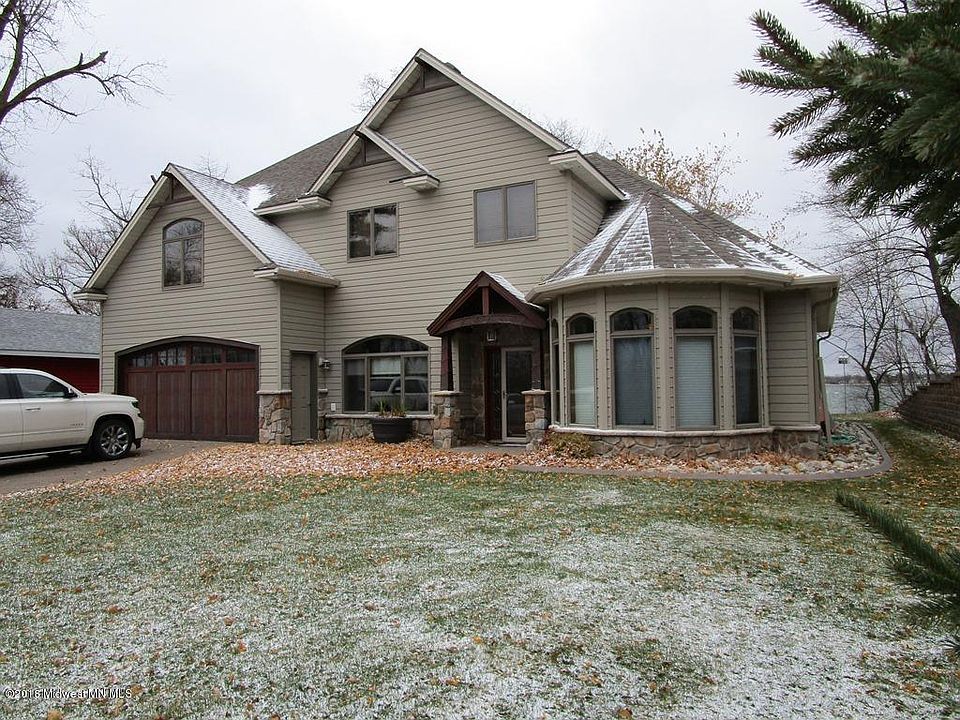 1st image of 216 Shorewood Dr
