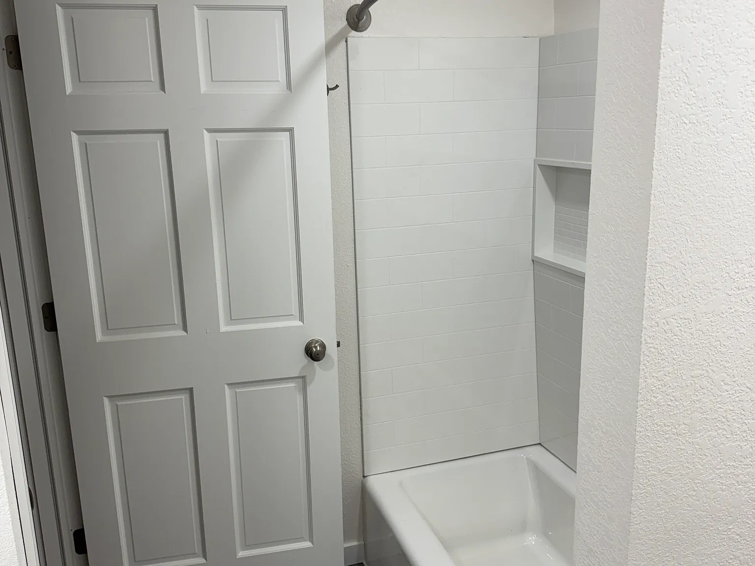 2 bed, 850 sqft, $1,600 — Photo 3