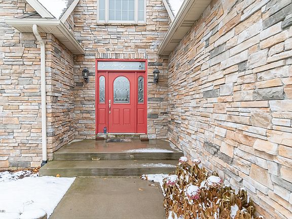 2nd image of 2112 Joni Ln