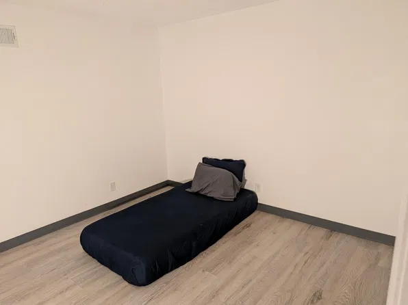 3744 Pilgrim St, Las Vegas, NV 89121