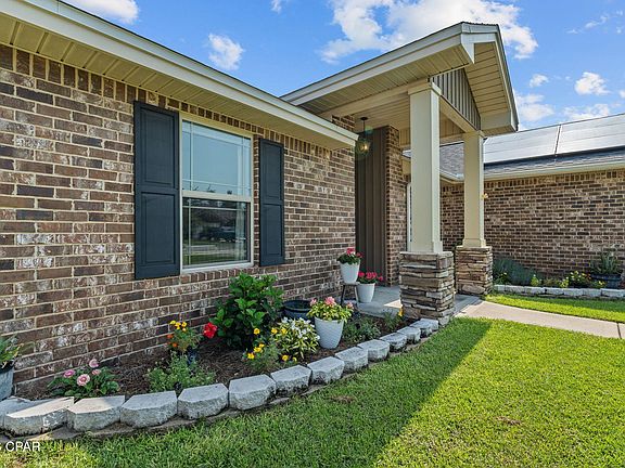 4th image of 3548 Azalea Way