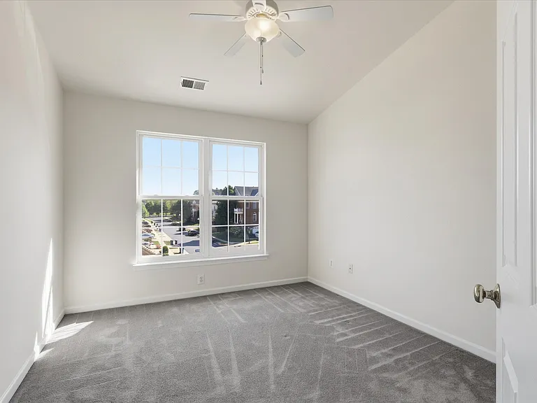 25828 Kirkwood Sq — Photo 21