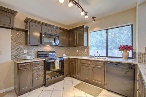 New Appliances w/ Granite