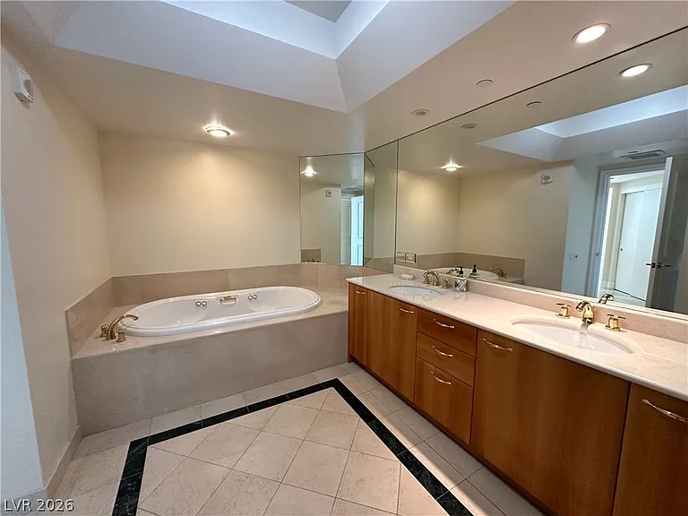 2747 Paradise Rd #1706 — Photo 18