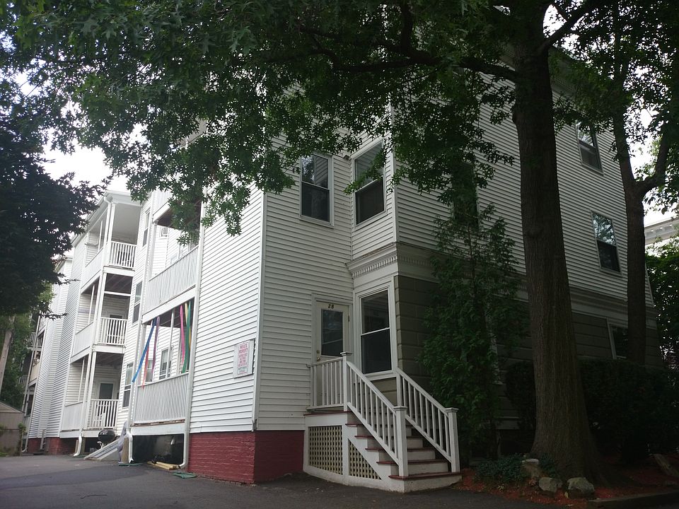 2nd image of 28 Stanton Rd APT 6