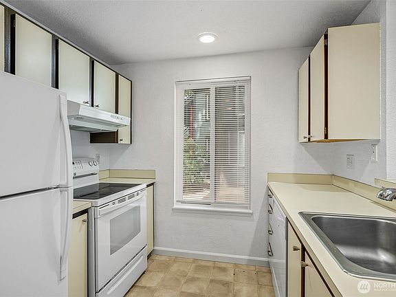 5th image of 14424 NE 30th Place #29A
