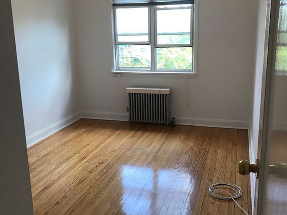 4th image of 2031 26th St #2