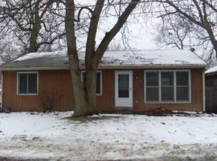 419 Lakeview Dr, Lakemoor, IL 60051