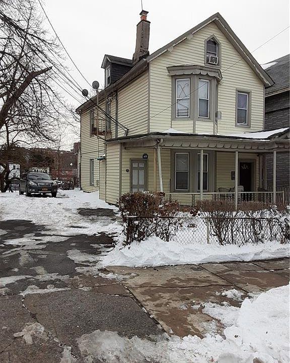 2nd image of 66 Post St