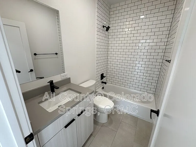 2512 1/2 W Bijou St — Photo 7