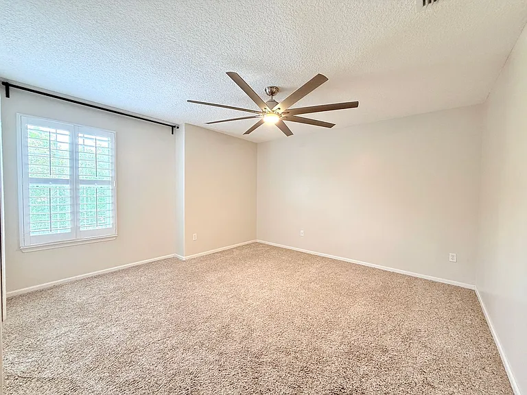 11288 Panther Creek Pkwy — Photo 36