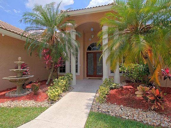 2nd image of 105 Black Olive Cres