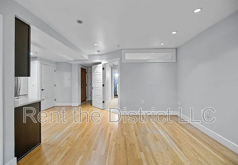 1109 M St NW #1 — Photo 7