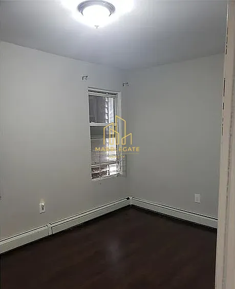 Building Photo - 133 Elizabeth Ave #22