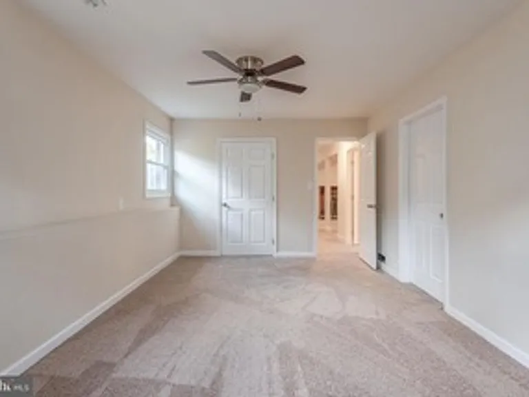 1013 Eastern View Dr — Photo 5