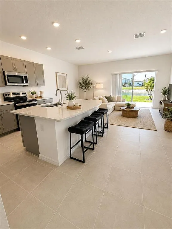 3 bed, 2.5 bath, 1470 sqft, $2,400 — Photo 1