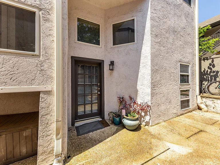 1500 Woodlawn Blvd #4 — Photo 29