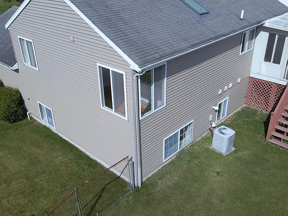 3rd image of 3281 Clear View Dr