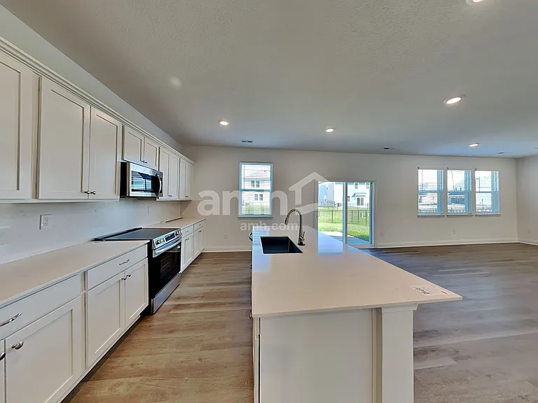 206 Rustic Barn Ct — Photo 4
