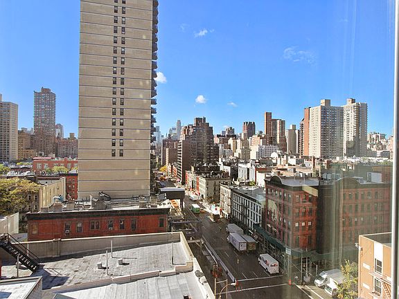 3rd image of 1632 2nd Ave #1002