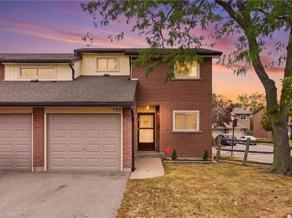 195 Queen Victoria Dr #38, Hamilton, ON L8W 1W6