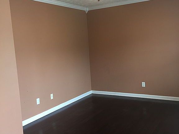 4th image of 9840 Crestline Dr