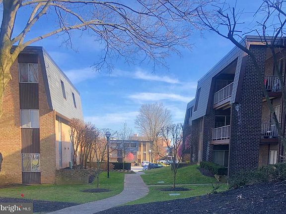 4th image of 6 Stonehenge Cir APT 6