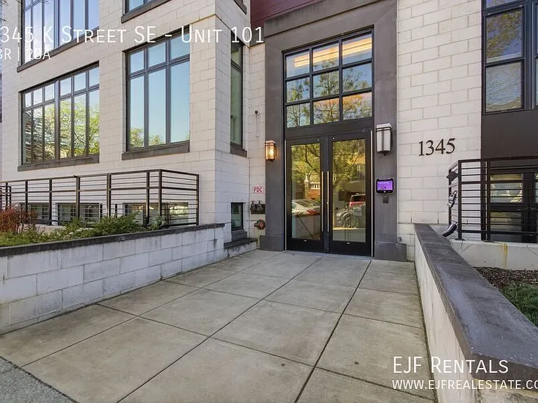 1345 K St SE #101 — Photo 4
