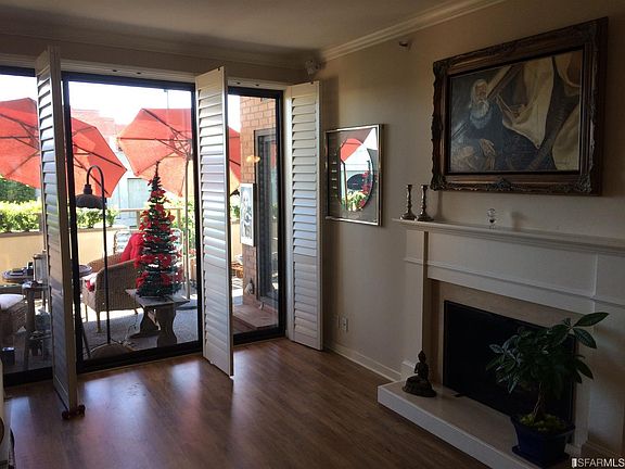 2nd image of 101 Lombard St APT 105E