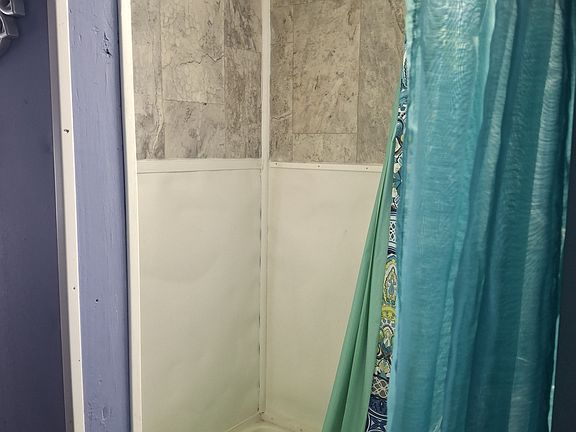 5th image of 1089 Edgehill Ave