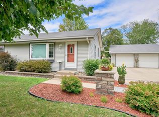 6931 Clayton Ave, Inver Grove Heights, MN 55076