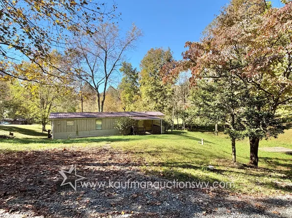 447 Dogwood Trl, Napier, WV 26631