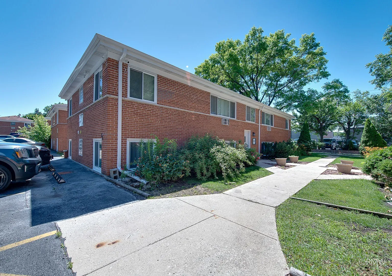 2 bed, 655 sqft, $1,850 — Photo 2
