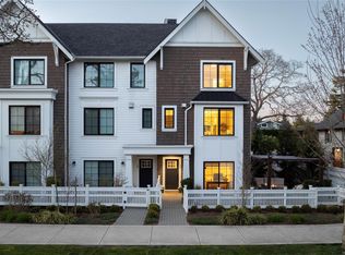 1810 Kings Rd TOWNHOUSE 11, Saanich, BC V8R2P3