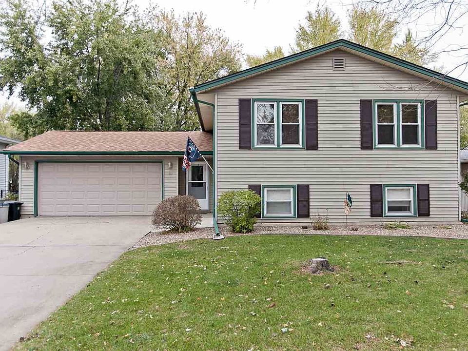 1st image of 40 Birch Ct