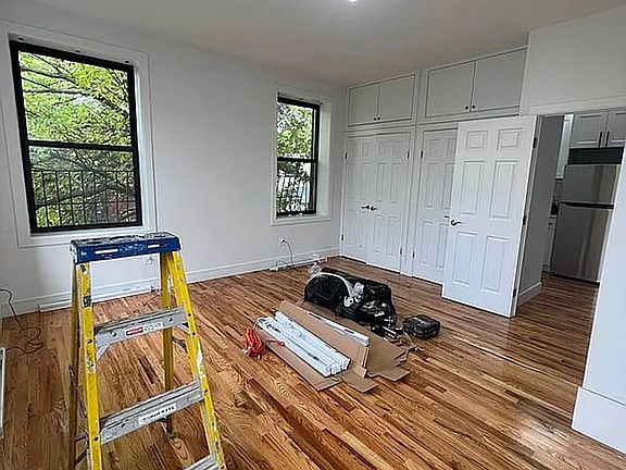 4th image of 535 6th Ave APT 3