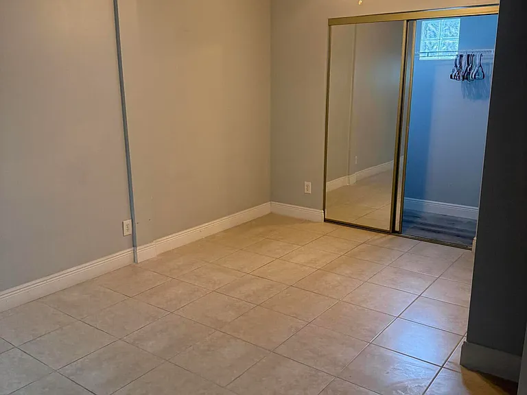 192 Caroline Dr — Photo 3