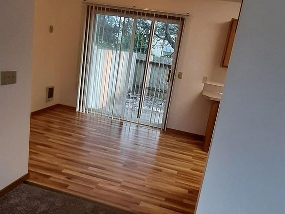 2nd image of 519 S Central #2