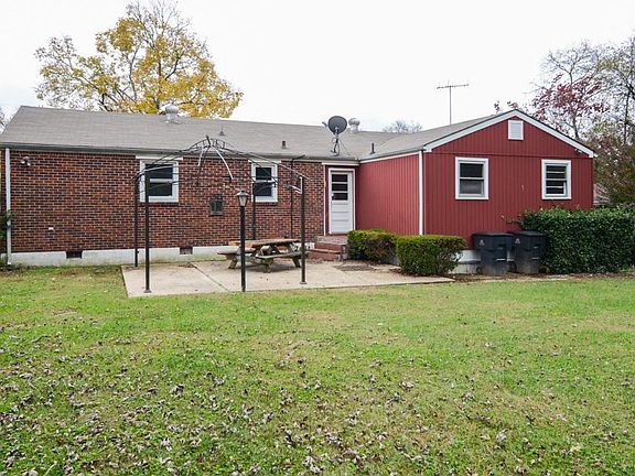 4th image of 751 Greymont Dr