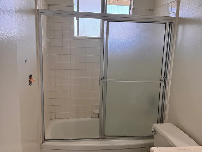 1344 N Columbus Ave #11 — Photo 7
